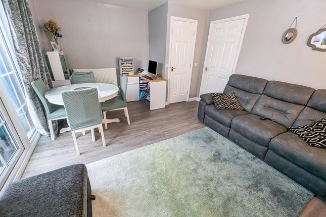 50, Chatsworth Road, Corby photo 4