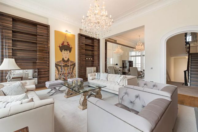 Town house for sale in Princes Gate, London