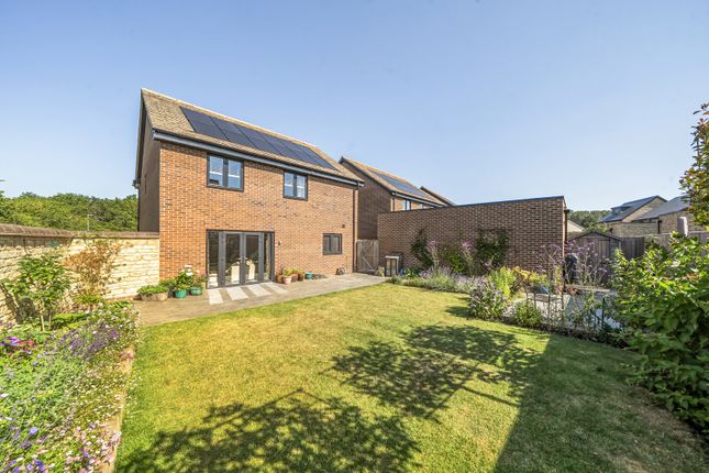 11, Crimson Gardens, Bicester photo 4