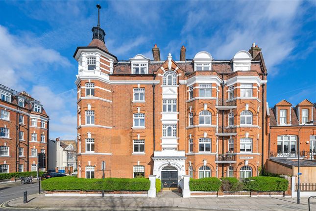 Flat for sale in Hurlingham Court Mansions, Hurlingham Road, London