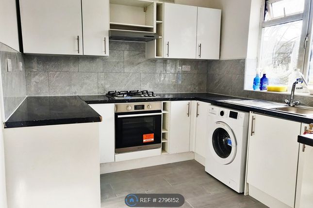 New Court, Dorchester Close, Northolt photo 3