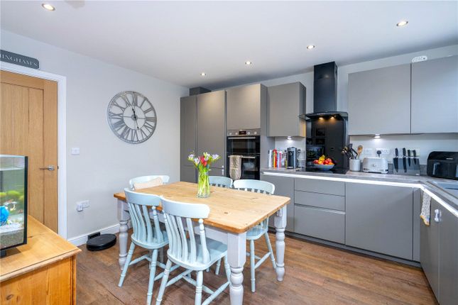29, Dickinson Road, Sleaford photo 2