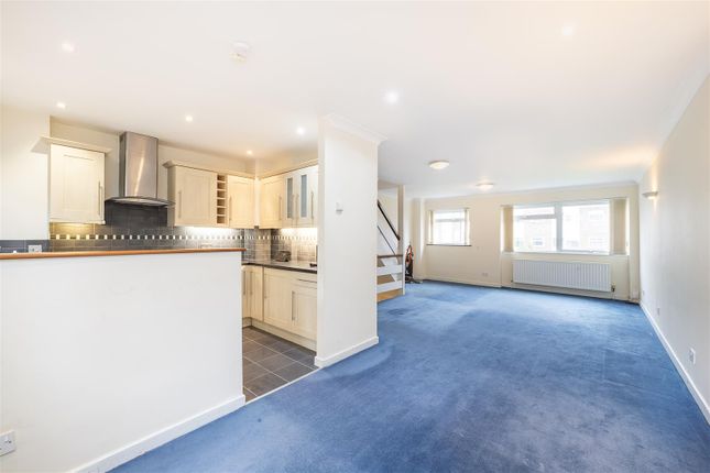 11 Carlton Court, Carlton Road, Harpenden photo 3