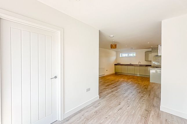Apt A Gittins Apartments, Brook Street, Neston, Neston photo 4
