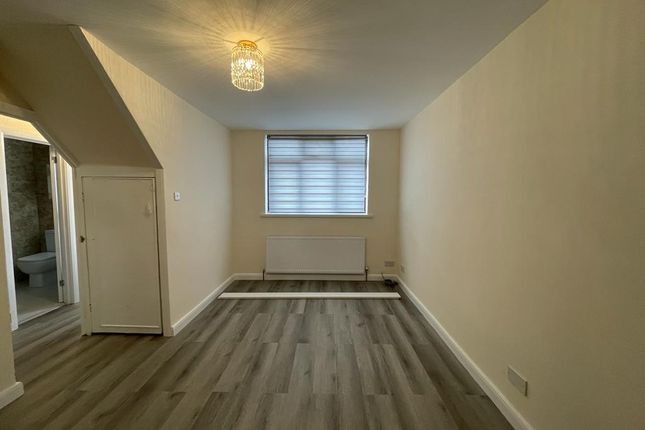 3Â Bedroom Terraced For Rent