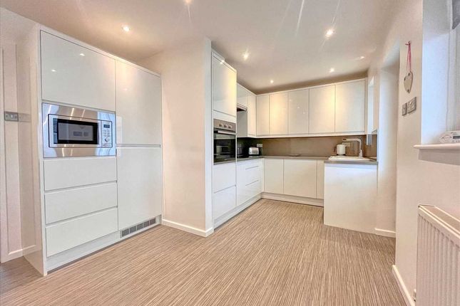 25, Easton Way, frinton on sea photo 4