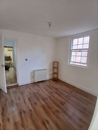 Flat 4, 8, Avenham Lane, Preston photo 2
