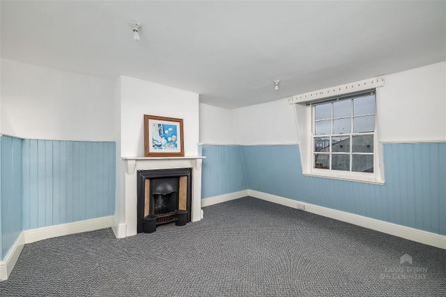 Flat to rent in New Street, Plymouth