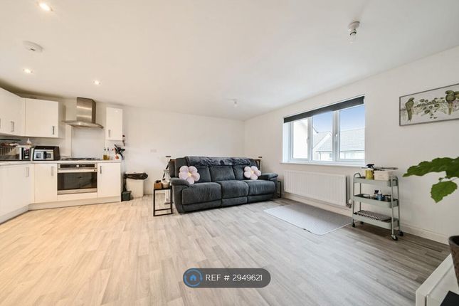 32, Pear Tree Leaze, Patchway, Patchway, Bristol photo 2