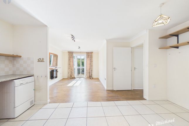 14 Coy Court, Aylesbury photo 2