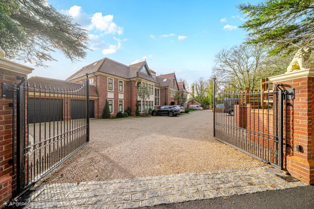 2-bed flat on Kingsdown, 3, Castle Hill, Farnham, £1,395,000