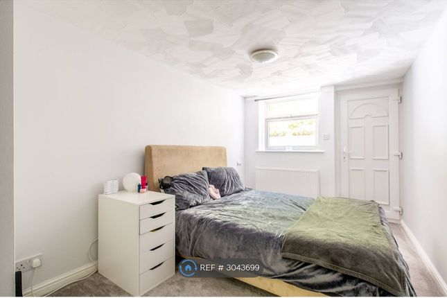 A Cobham Terrace, Bean Road, Greenhithe photo 4