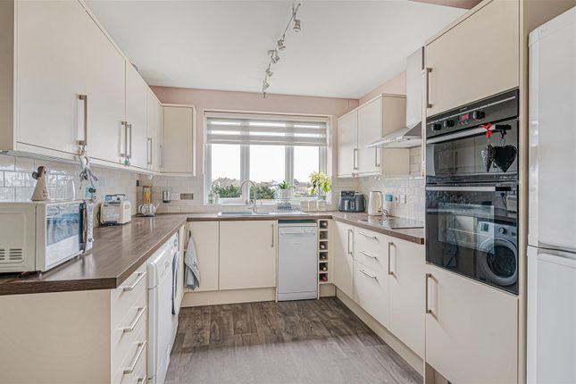 61, Hawth Park Road, Seaford photo 3