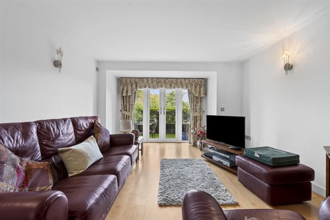 Grosvenor Heights, North Chingford photo 2