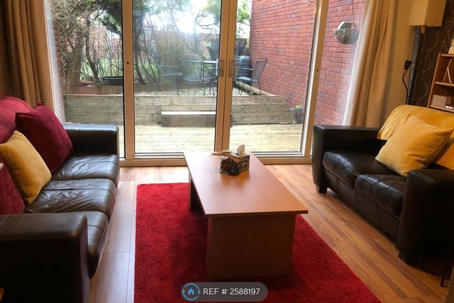 Lounge With South Facing Garden