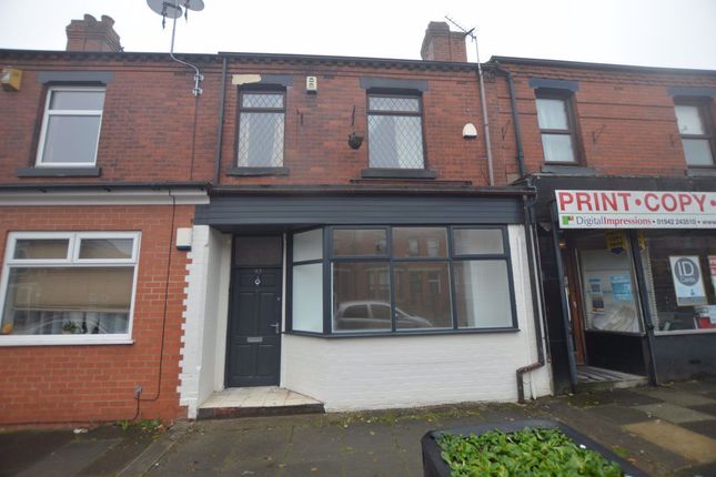 Thumbnail Flat to rent in Park Road, Wigan