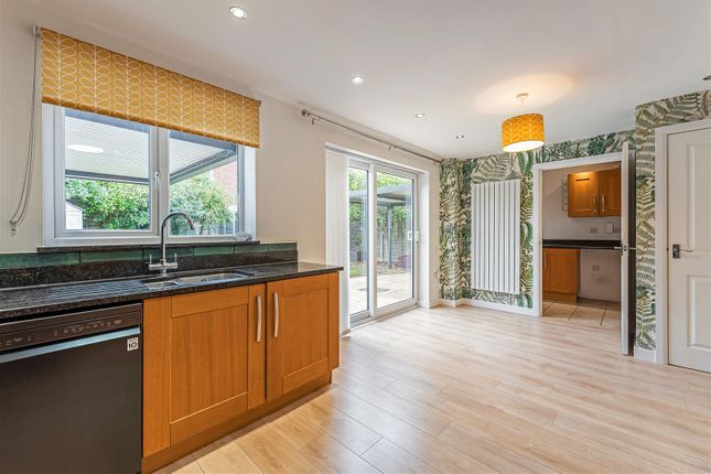 11, Scythe Close, Andover photo 4