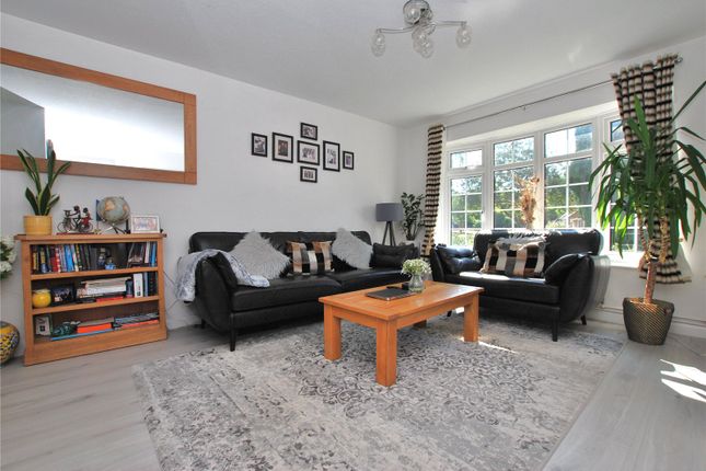 10, Ecob Close, Guildford photo 3