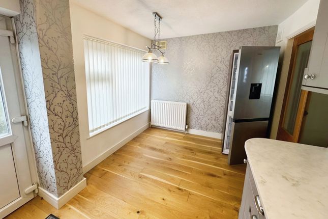 52 Clifton Way, Hinckley photo 4