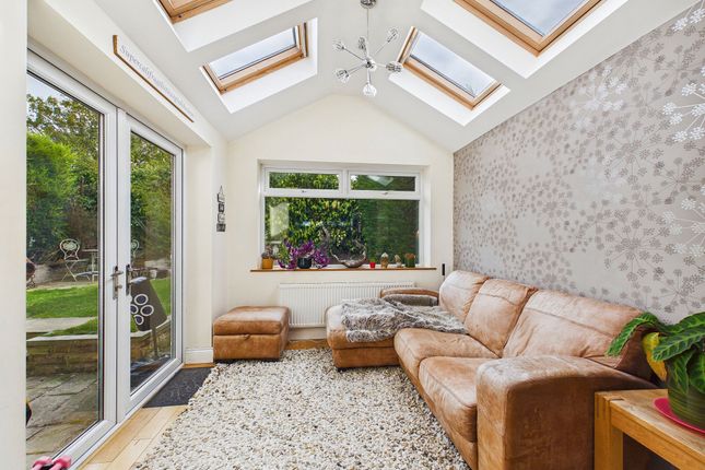 51, Huntley Crescent, Blaydon-on-Tyne photo 4