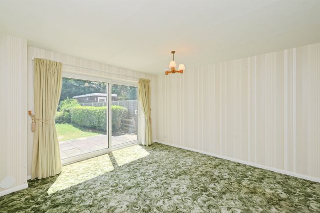 50, Riversmead, Hoddesdon photo 4