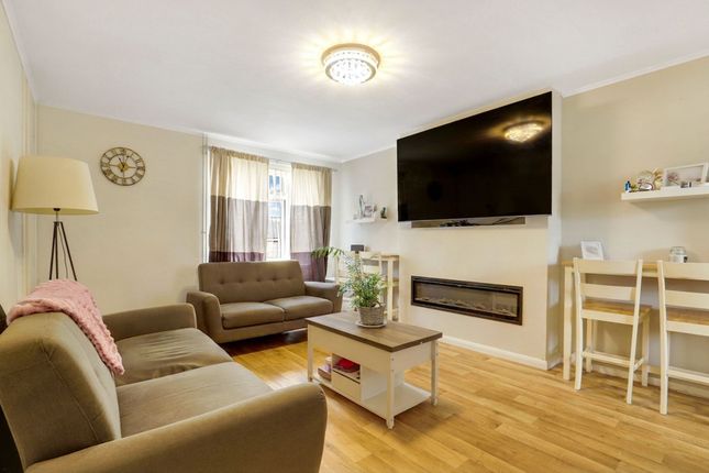 2 Larkspur Avenue, Nottingham photo 3