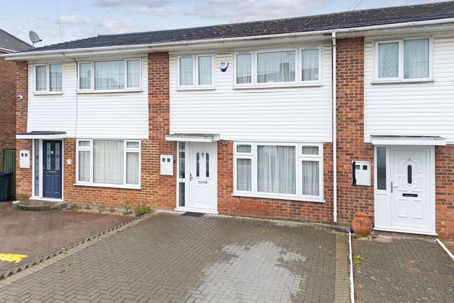 10 Franklyn Gardens, Ilford photo 5