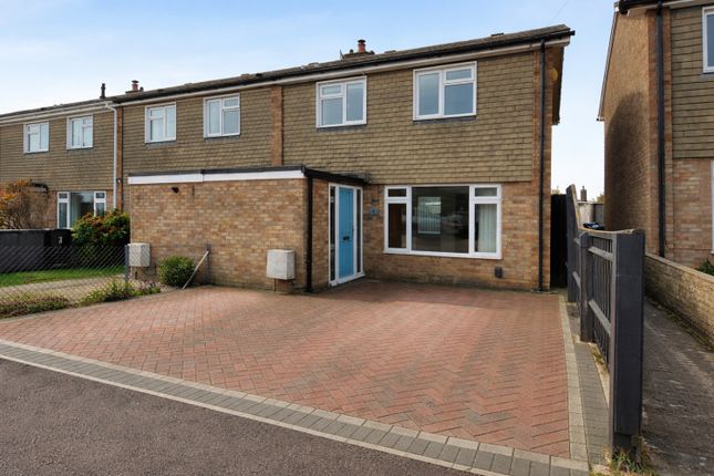 3-bed house on 4, Chandler Close, Bampton, £300,000