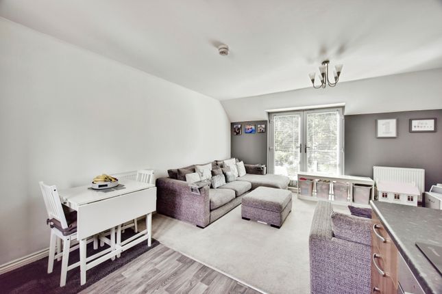 Flat 3, 2, Beadsman Crescent, West Malling photo 2