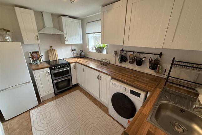 11, Bank Road, Llanelli photo 3