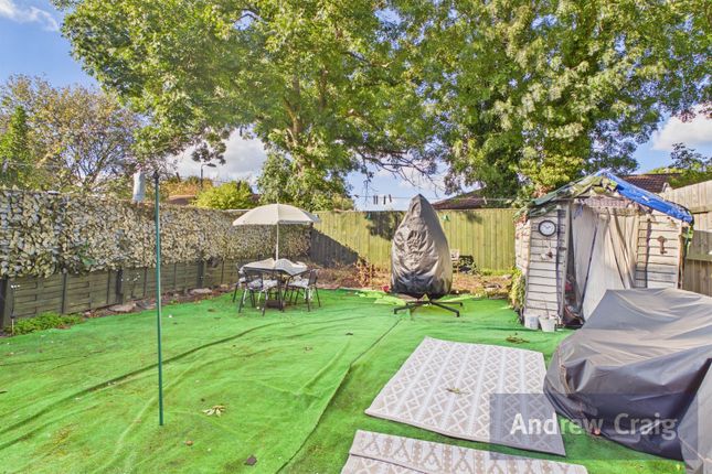 22 Hogarth Road, South Shields photo 4