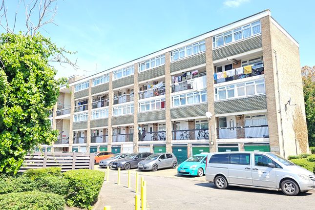 Thumbnail Maisonette for sale in Walton Court, Woking