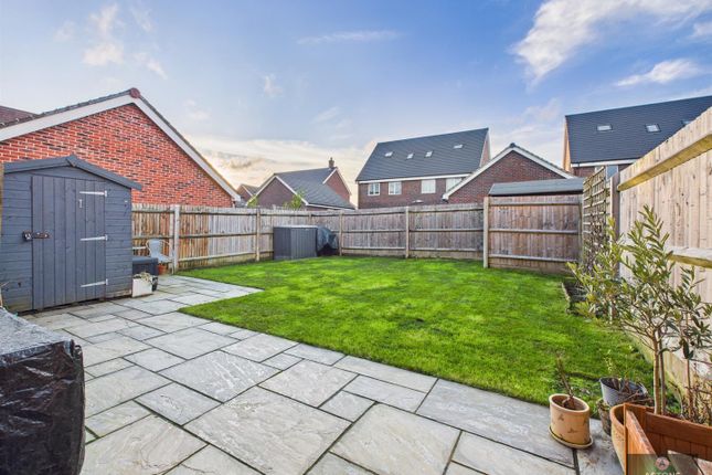 5, Primula Close, Crawley photo 4