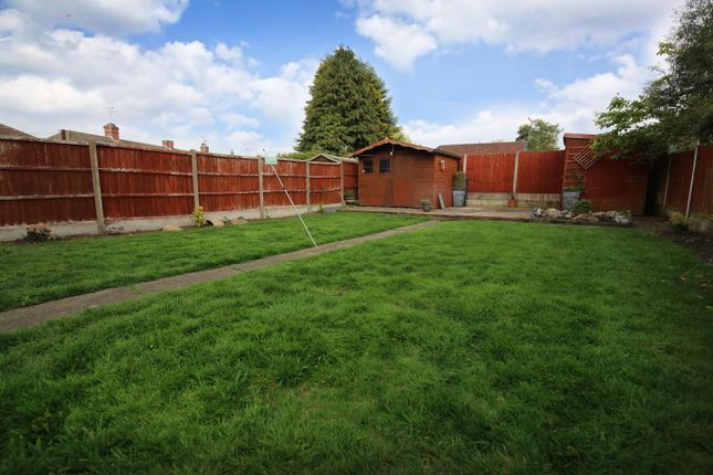 31, Manor Road, Uttoxeter photo 3