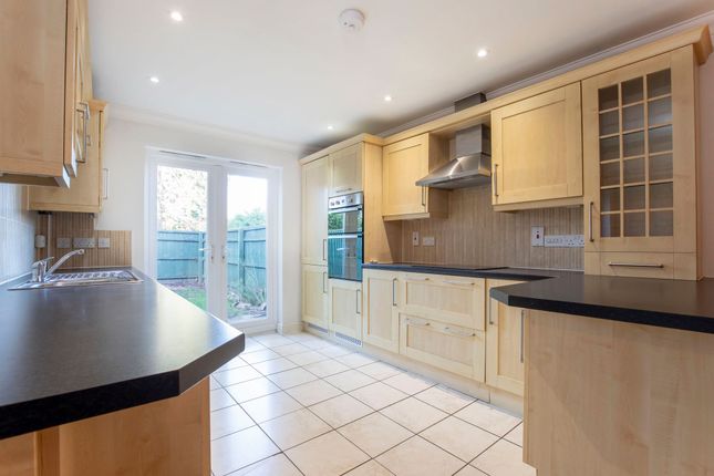 15 Woodmeade Close, Cheltenham photo 4