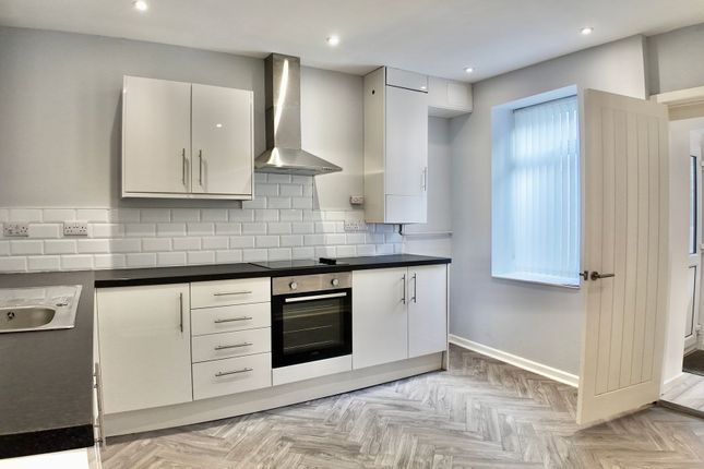 37 High Street, Abertillery photo 3
