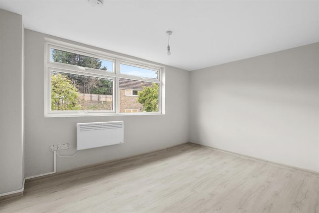 22, Pettifer Way, High Wycombe photo 5