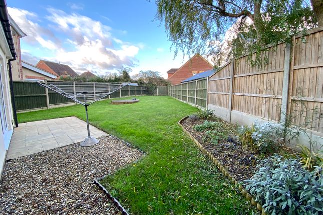 5, The Brecks, ATTLEBOROUGH photo 2