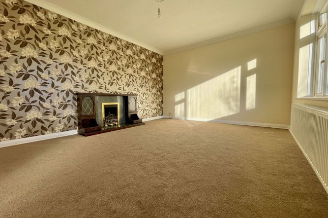 86, Sandy Way, Bournemouth photo 3