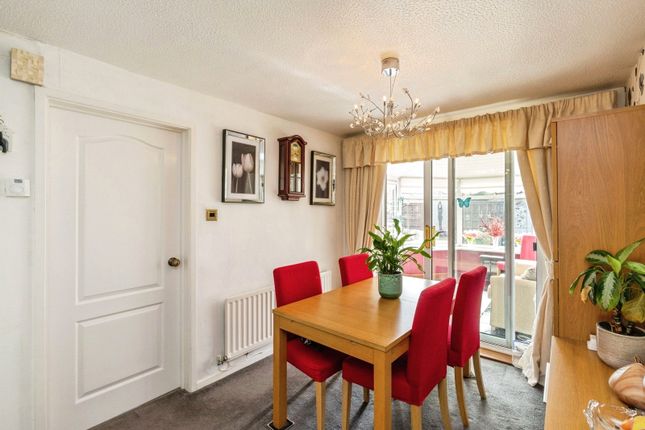 55, St. Asaph Drive, Warrington photo 3
