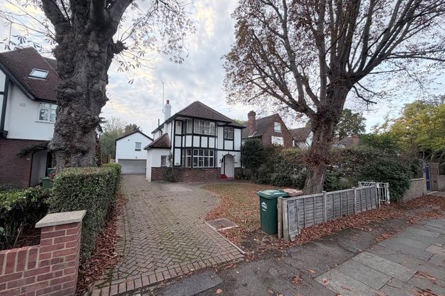 The Avenue, Sunbury-on-Thames photo 2