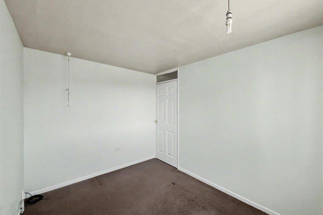 66, Glenbrook Crescent, Nottingham photo 2