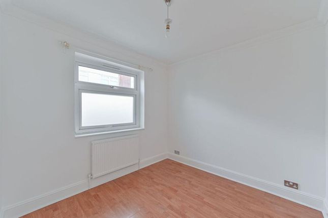 Flat 1, 1 Cresswell Road, London photo 4