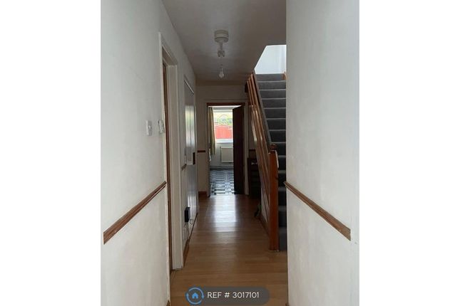 Neville Close, London photo 5