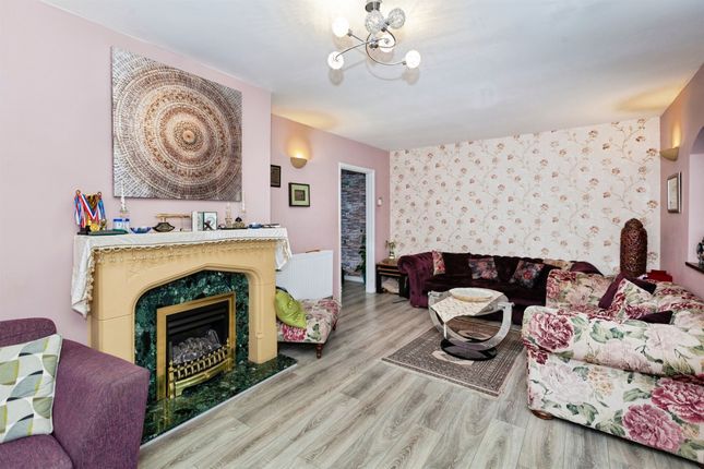 Knolton Way, SLOUGH photo 2