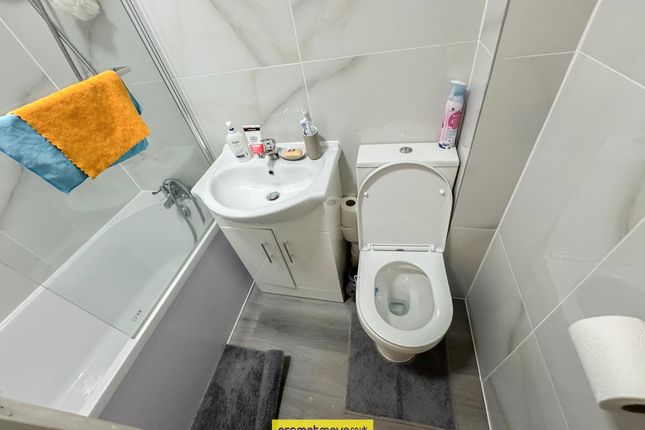 Repton Close, Luton photo 4