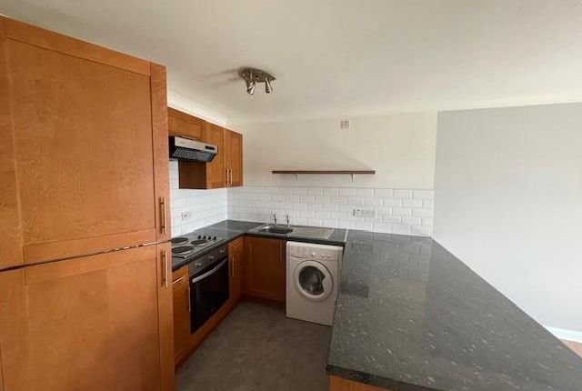 Flat to rent in Snargate Street, Dover