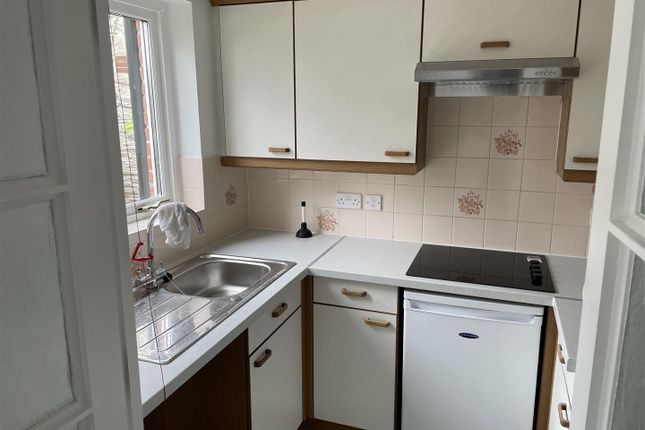 Flat 5, Lowen Court, Quay Street, Truro photo 2