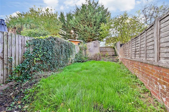 Bailey Road Westcott, Dorking photo 2