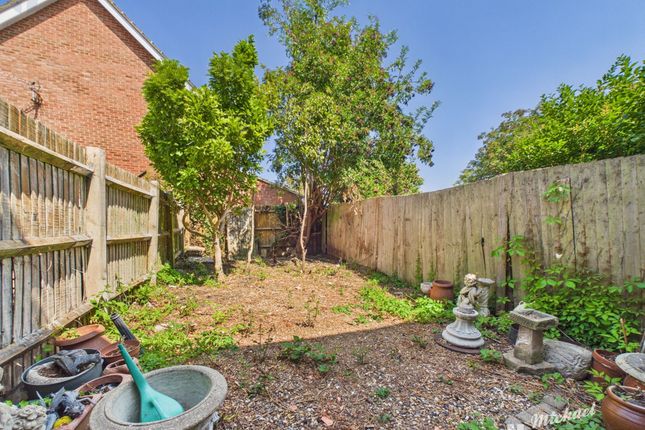 3, Bowler Road, Aylesbury, Buckinghamshire photo 3